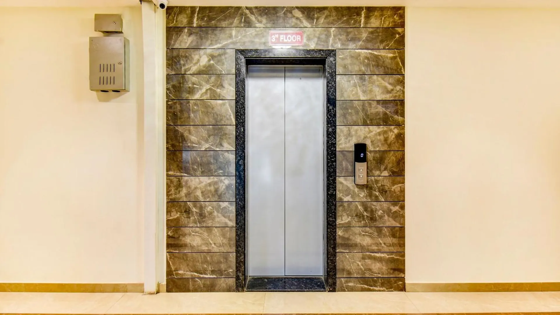 Hotel Bellwood Near New Delhi Airport India