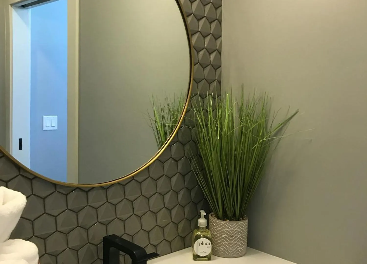 Hotel Bellwood Near New Delhi Airport
